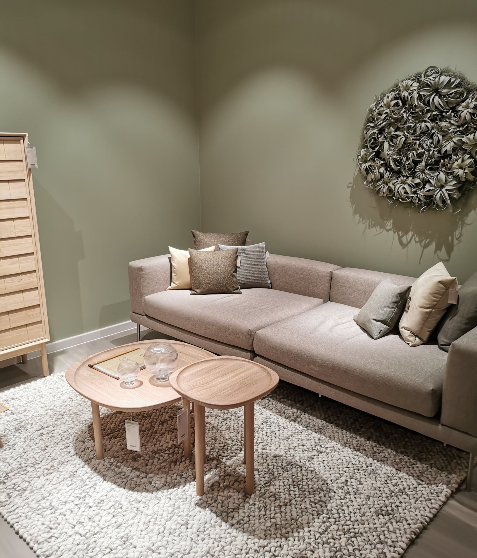 LowBack Sofas Advantages and Disadvantages